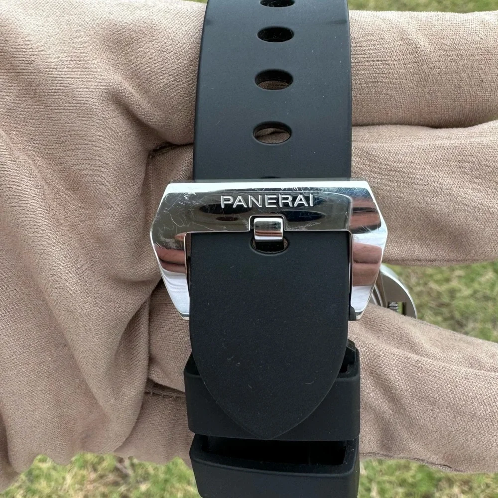 Panerai Luminor 8 Giorni
PAM00915 - Picture 12 of 16